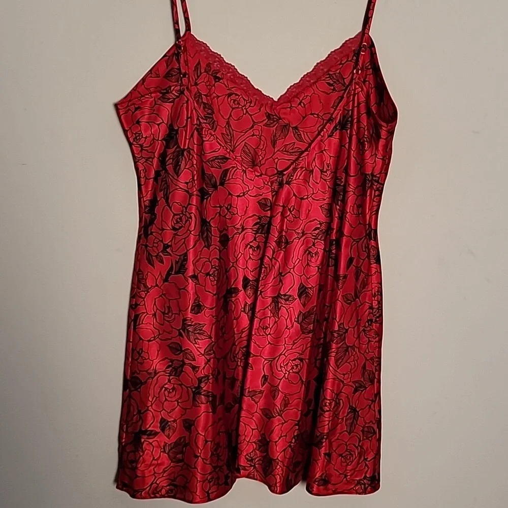 Delicates Whimsical Dark Floral Nigthgown Sz L Feminine Romantic